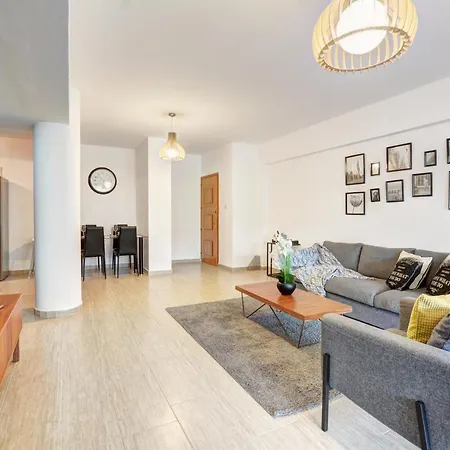 Ilona City Center Flat Larnaka