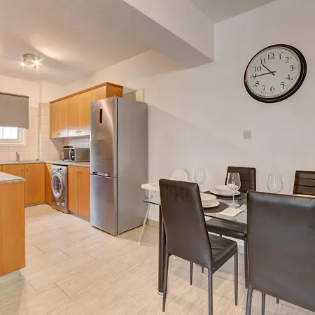 Ilona City Center Flat * Larnaka